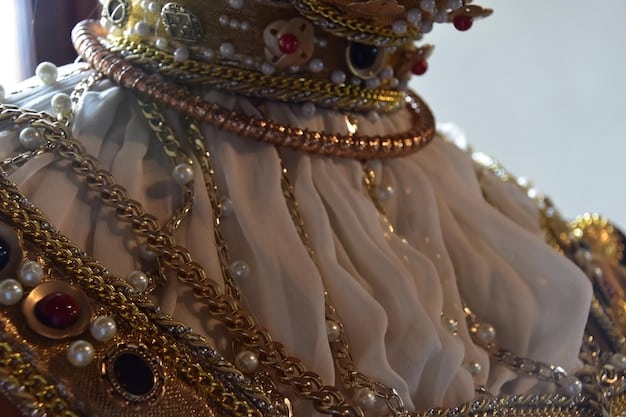 A detailed shot of Cintra's royal court, showcasing the elaborate dresses, jewelry, and hairstyles of the characters, reflecting the wealth and sophistication of the kingdom.